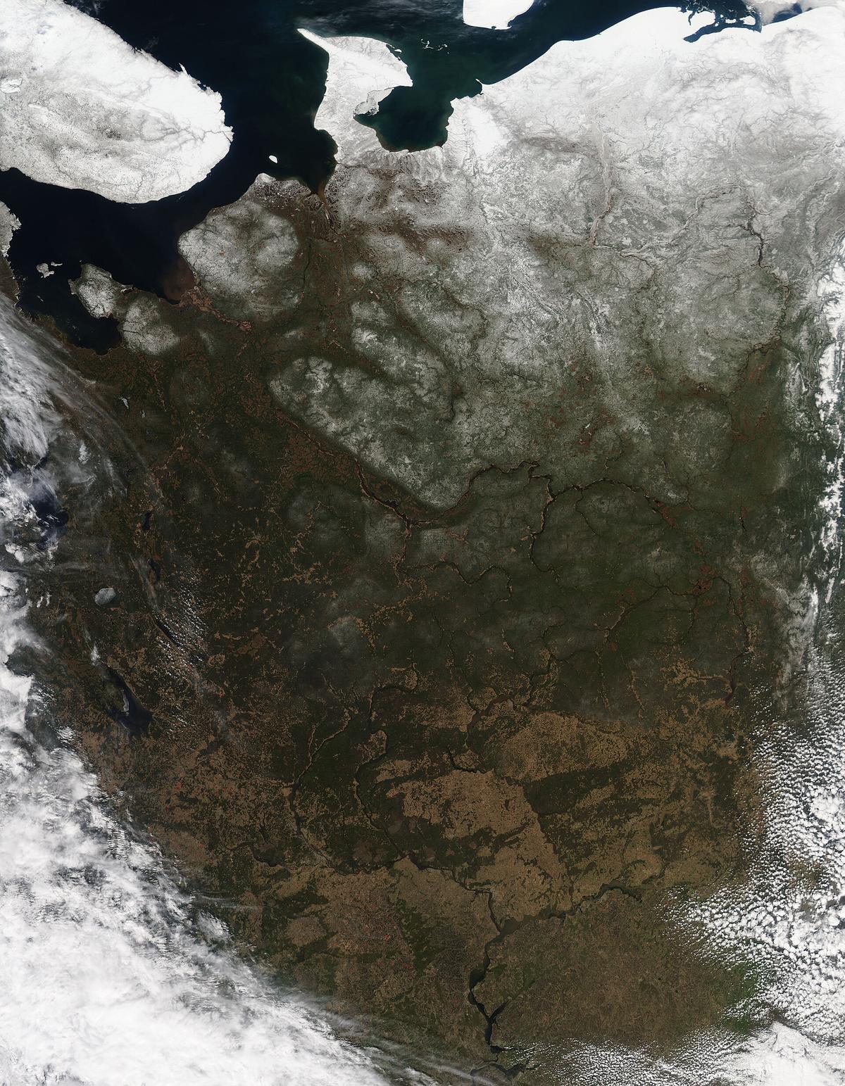 Kola peninsula mountains snow